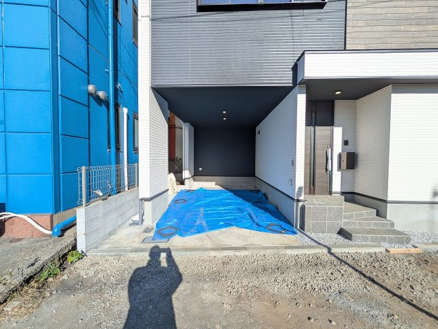 八王子市　子安町　新築一戸建て　４期の駐車場|～カースペースは車庫1台分～