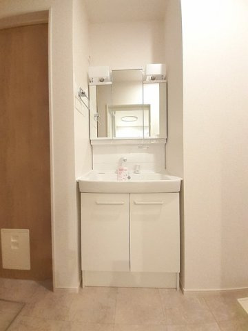 アンサンブル・デュオ　Ａの洗面所|ゆったりとスペースのある洗面所