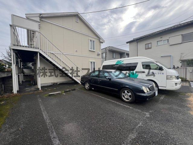 小金井市本町５丁目のアパートの駐車場