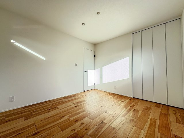【洋室】 | 新座市野火止1丁目　未入居一戸建住宅　全1棟　(志木本店) | 家具配置のしやすい洋室6.5帖