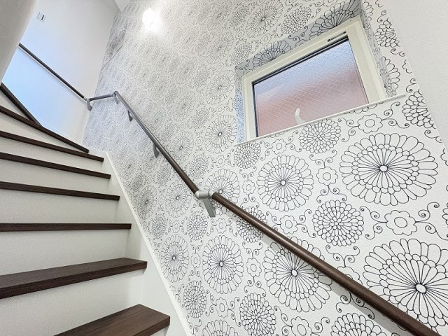 【その他】 | 新座市野火止1丁目　新築一戸建住宅　全1棟　(志木本店) | アクセントクロスで演出した階段