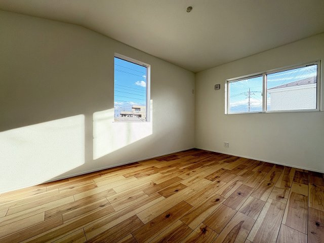 【洋室】 | 新座市野火止1丁目　未入居一戸建住宅　全1棟　(志木本店) | ゆとりある洋室7.7帖