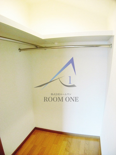 アネーロ駒沢の収納|ウォークインクローゼットです。