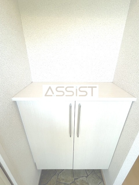 プランドール・レーブⅡの玄関|写真：設備同仕様の別物件です