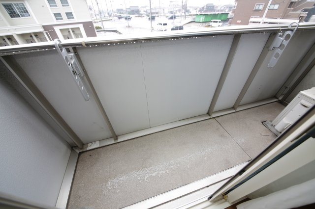 クラウン旭町のバルコニー