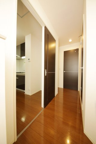 クラウン旭町の居間・リビング