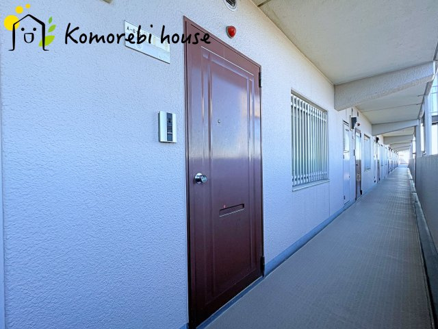 蓮田ビューパレー　A棟の玄関|シンプルで使いやすい玄関です