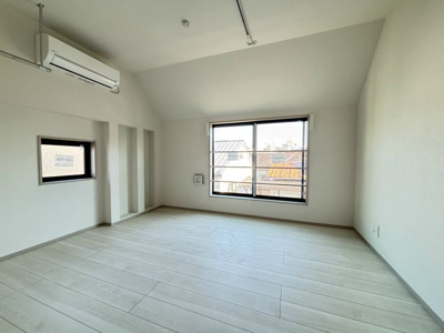 【居間・リビング】 | シアターハウス赤羽 | こちらの居間で趣味の時間をお楽しみください