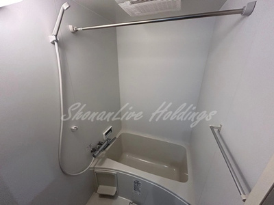 【浴室】 | Bright Stage Tsujido | 清潔感のあるお風呂です♪