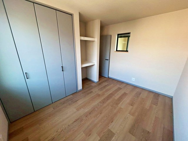 寝屋川市宝町の洋室|全居室収納付きのお部屋です！