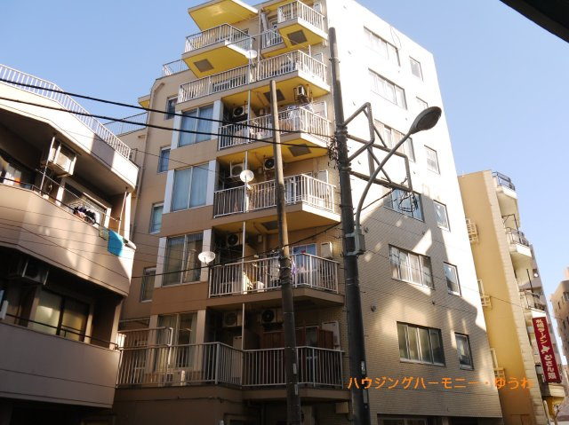 【外観】 | 第二サンハイツ泉町 | モダンでスタイリッシュな印象を与えるグレーを基調とした外観。
