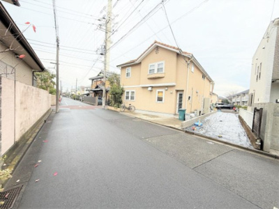 【前面道路含む現地写真】 | 【仲介手数料３６０万円が無料！！】■成城学園駅１２分■３ＬＤＫ＋車庫２台可■間取り変更可能 | 年末年始の家計応援キャンペーン！
日本一のお得に挑戦中！
詳細は「諸費用」欄をご確認下さい！
■成城学園駅１２分の平坦な道のり（高台平坦地）
■３ＬＤＫ＋車庫２台可
■間取り変更可能