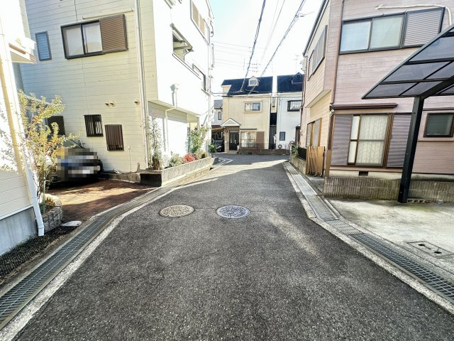 【前面道路含む現地写真】 | 和泉市和気町3丁目戸建 | 前面道路