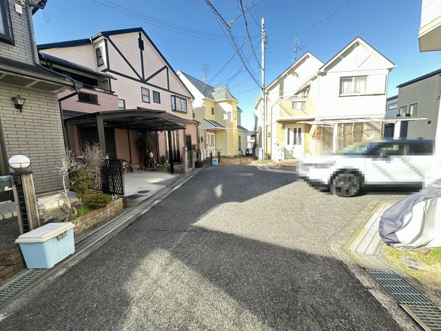 【前面道路含む現地写真】 | 和泉市和気町3丁目戸建 | 前面道路