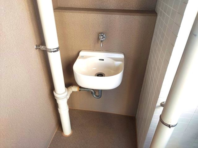 ライオンズマンション宝塚武庫川町のその他|西側バルコニー　スロップシンク
