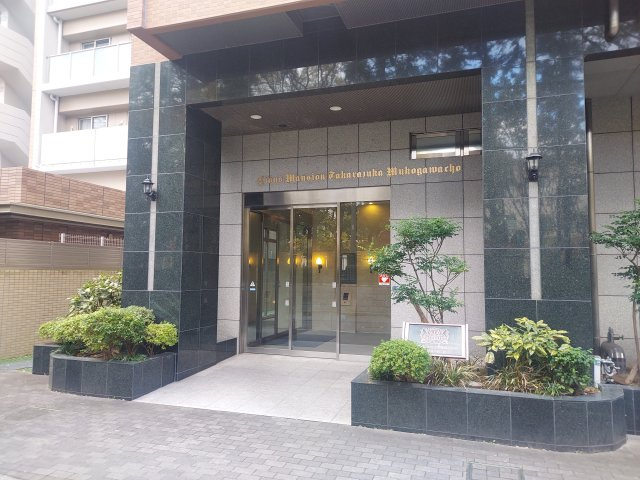 ライオンズマンション宝塚武庫川町のエントランス