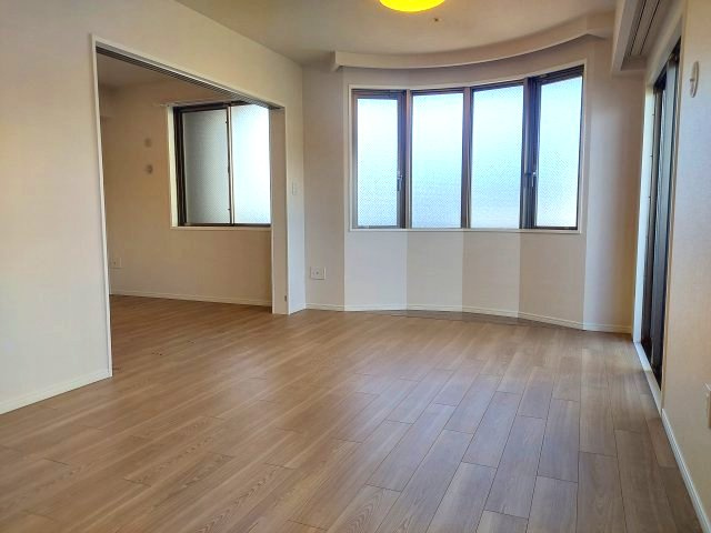 ライオンズマンション宝塚武庫川町の居間・リビング