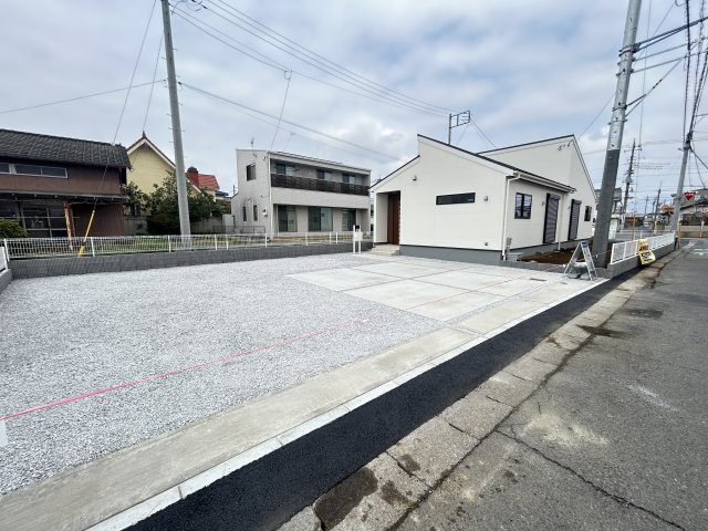 新築　桐生市相生町第27　Livele Garden.S　１号棟の駐車場|現地写真　駐車スペースは並列4台分可能です！

