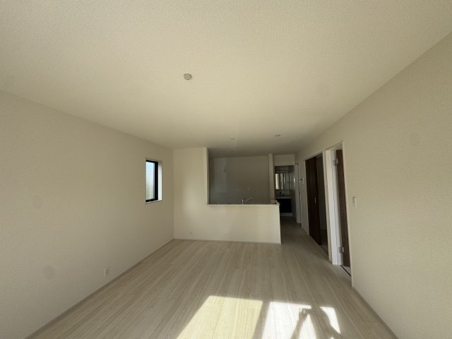 -三丁目不動産-寄居町保田原　新築戸建の居間・リビング