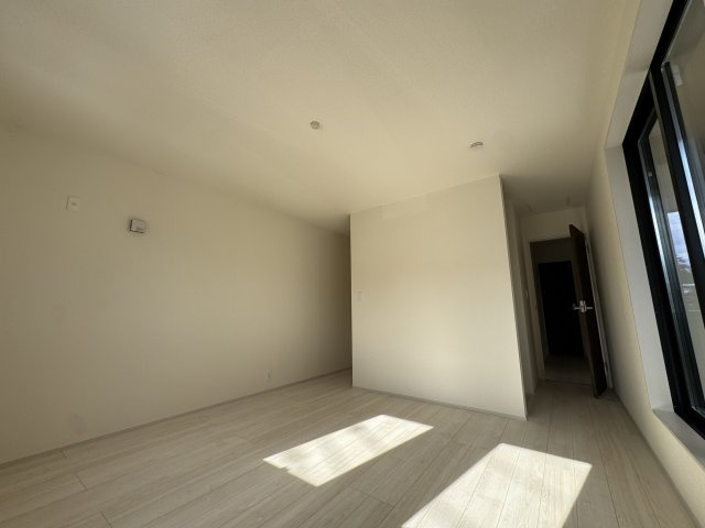 -三丁目不動産-寄居町保田原　新築戸建の洋室