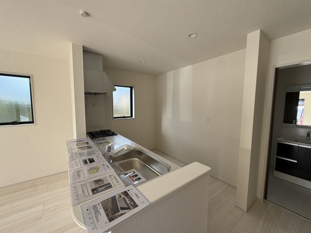 -三丁目不動産-寄居町保田原　新築戸建のキッチン