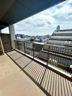 【バルコニー】 | ルイシャトレ川口レックスフォート | 落ち着いた時間を過ごせるバルコニーです