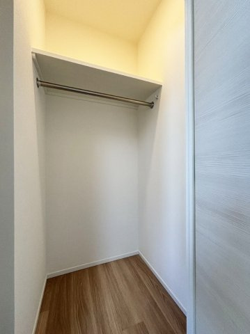 【収納】 | クレストコート文京湯島 | 6.1帖洋室のウォークインクローゼット