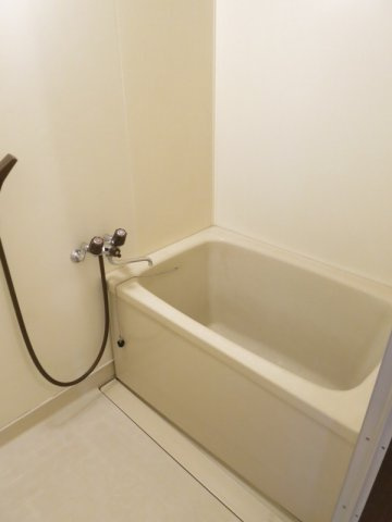 グリーンヒルズ１３０の浴室