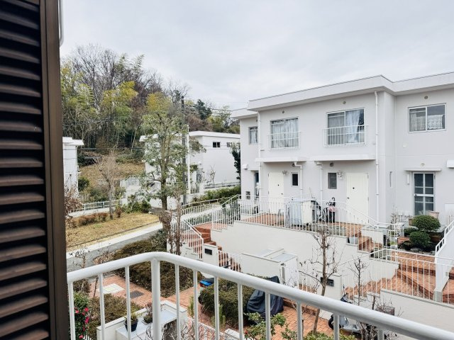 グリーンヒル寺田１５５号棟のバルコニー|～陽当たりの良い南向きバルコニー～