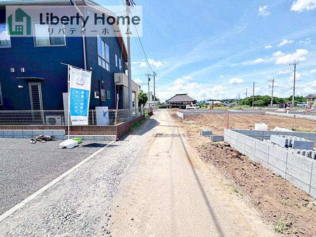 土浦市神立町第8　新築戸建　1号棟の前面道路含む現地写真