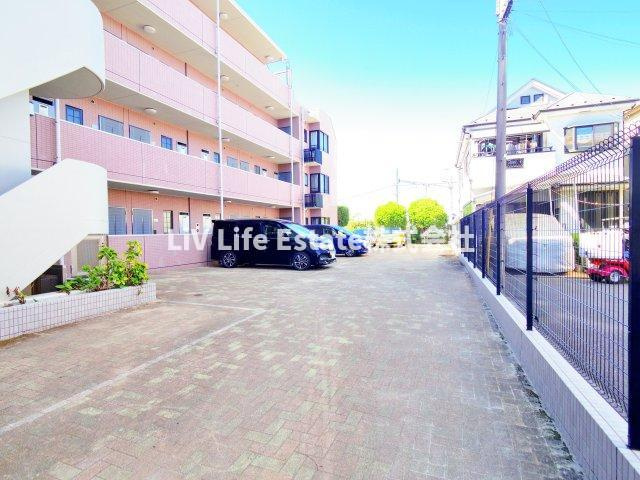 ＧＡＲＤＥＮ　ＳＱＵＡＲＥの駐車場