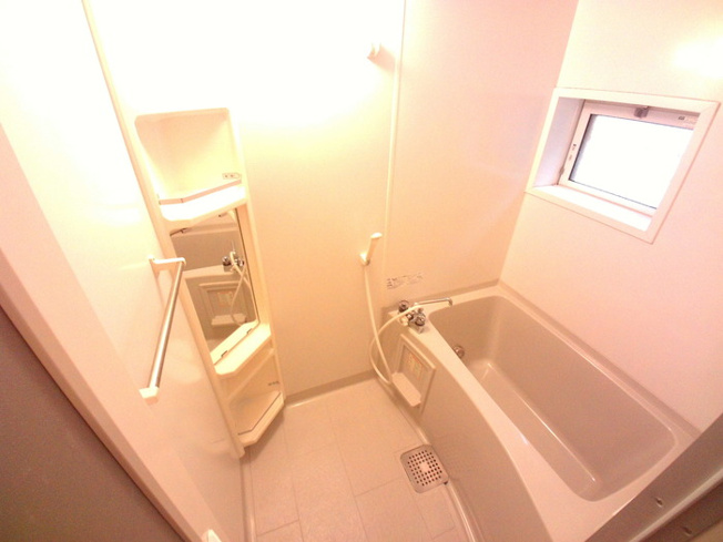 【浴室】 | ローズコートサカエ | 追焚き機能付 小窓付のバスルーム