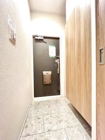 オリーブハイツ姫島の玄関