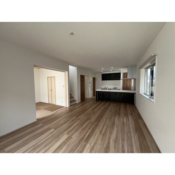 知多郡武豊町字金下　新築戸建の居間・リビング