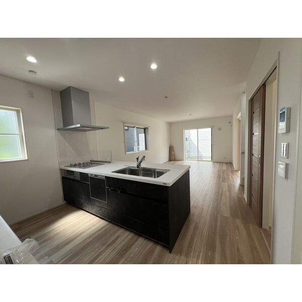 知多郡武豊町字金下　新築戸建の内装