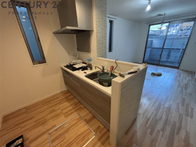 システムキッチンはガスコンロ３口です♪