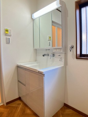 岡崎市大西町の独立洗面台