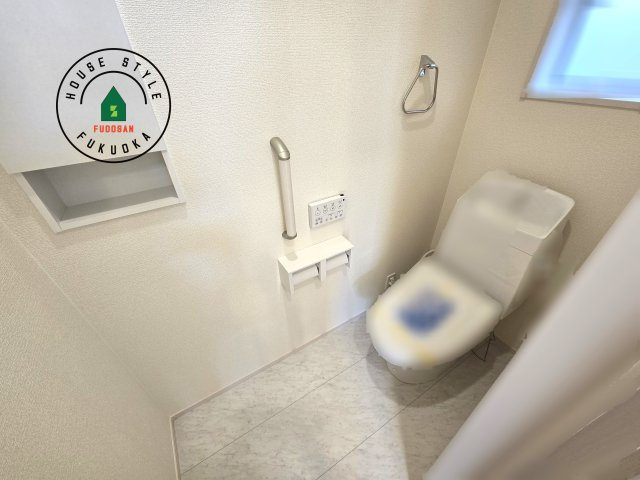 福岡市城南区七隈3丁目第1-3棟（2号棟）のトイレ|温水洗浄便座を完備しております。2ヶ所にトイレがあるのは朝の慌ただしい時間も安心です。