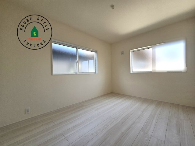 福岡市城南区七隈3丁目第1-3棟（2号棟）の洋室|採光良好な洋室は全居室、複層ガラスの遮熱効果と断熱効果で、一年中快適に過ごせます。