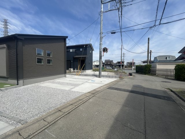 新築　高崎市倉賀野町14期　GRAFARE　１号棟の前面道路含む現地写真|現地写真　東側接道幅員約3.9ｍ