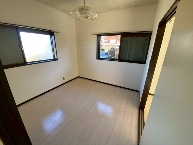 富里市新中沢中古戸建の洋室