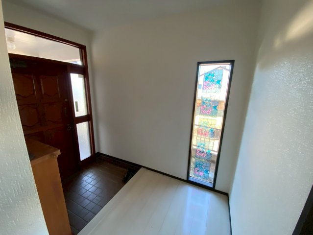 富里市新中沢中古戸建の玄関