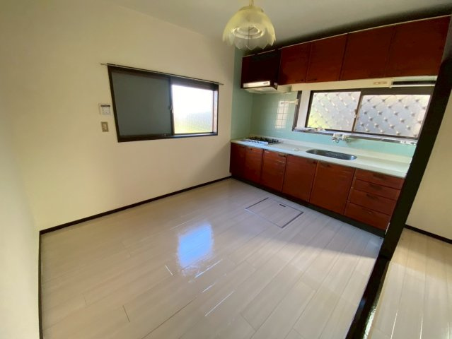 富里市新中沢中古戸建のダイニング