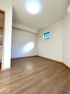 【洋室】 | LINKS YOKOHAMA SASABORI | ２面採光の洋室