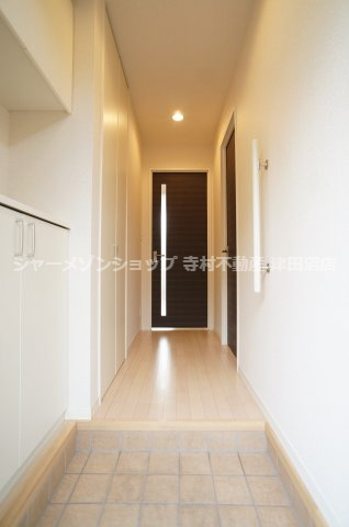 ピーコック前原の玄関