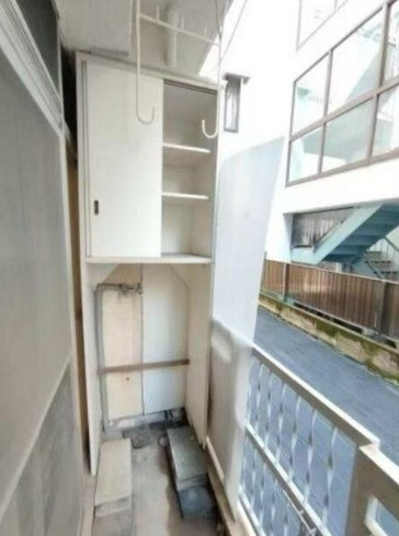 【バルコニー】 | 東十条マンション | バルコニー面、壁一面の掃き出し窓からたくさんの陽の光が入ってまいります！