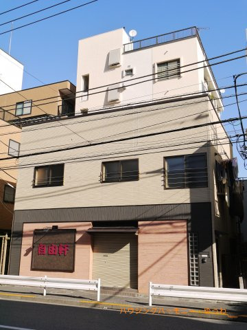 【外観】 | 東十条マンション | モダンでスタイリッシュな印象を与えるグレーを基調とした外観。