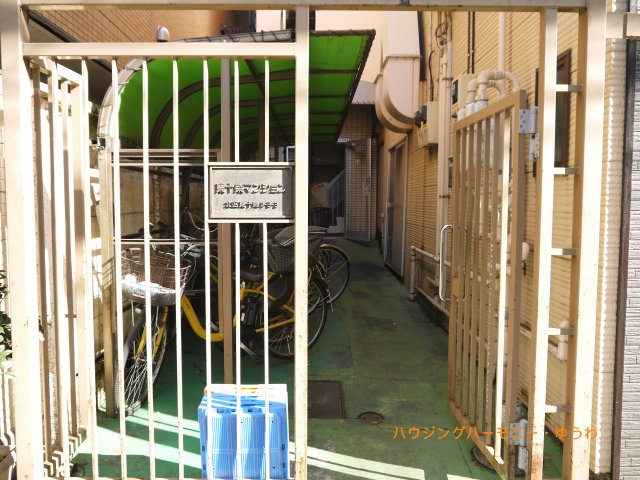 【エントランス】 | 東十条マンション | 清廉とされたエントランスになっています。