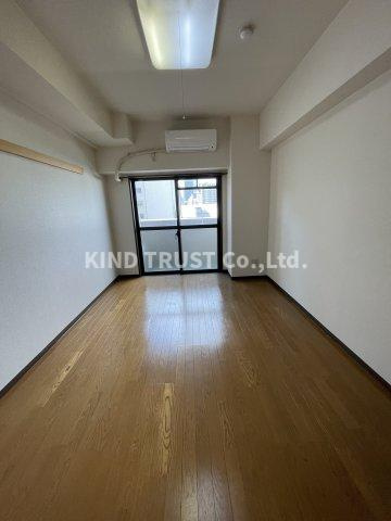 フェスタ天神の居間・リビング|ゆったりとした居間です