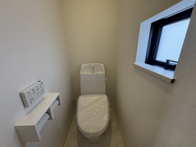 うるま市江洲（全10棟）EFGHI号棟のトイレ|F号棟　温水洗浄便座♪